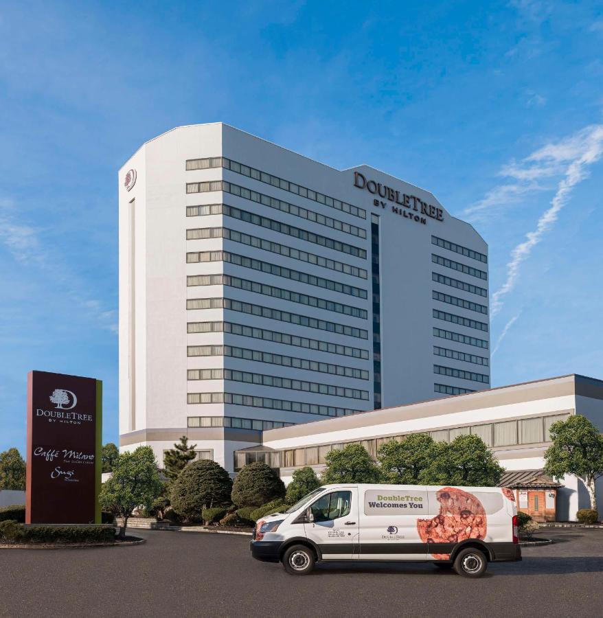 Doubletree By Hilton Fort Lee/George Washington Bridge Hotel Exterior photo